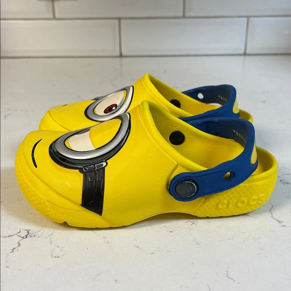 Crocs Fun Lab Minions Yellow Kids Clog Sandals with Blue Strap Size 11 - Picture 11 of 17